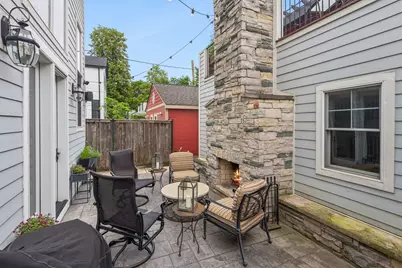 2109 W Sunnyside Avenue, Chicago, IL 60625 - Photo 23