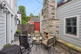 2109 W Sunnyside Ave, Chicago, IL 60625 - Photo 23