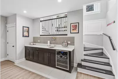 2109 W Sunnyside Avenue, Chicago, IL 60625 - Photo 41