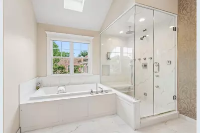 2109 W Sunnyside Avenue, Chicago, IL 60625 - Photo 31