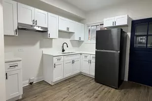 10600 S Ave E, Chicago, IL 60617 - Photo 5