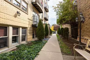 2834 N Dawson Ave, Chicago, IL 60618 - Photo 15