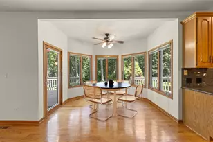 1599 Far Hills Dr, Bartlett, IL 60103 - Photo 9