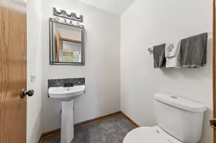 2216 Seaver Ln, Hoffman Estates, IL 60169 - Photo 9