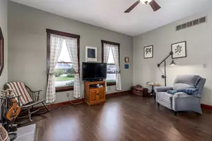10617 E 2950 N Rd, Blackstone, IL 61313 - Photo 9