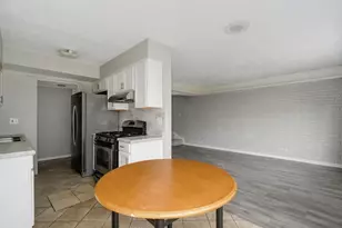 1957 Wildwood Cir, Glendale Heights, IL 60139 - Photo 5