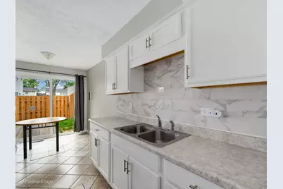 1957 Wildwood Circle, Glendale Heights, IL 60139 - Photo 7