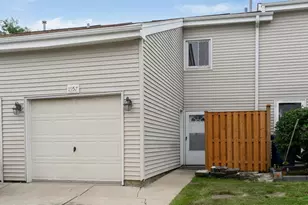 1957 Wildwood Cir, Glendale Heights, IL 60139 - Photo 1