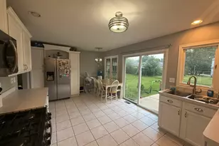 122 Gall Ln, New Lenox, IL 60451 - Photo 5