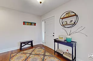 1809 Eaton Dr, Woodridge, IL 60517 - Photo 3