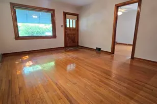 710 Catherine St, Joliet, IL 60435 - Photo 7