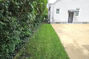 710 Catherine St, Joliet, IL 60435 - Photo 5