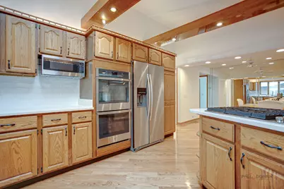 605 N Windsor Drive, Mount Prospect, IL 60056 - Photo 9