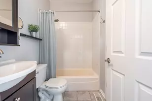 1741 N Wilmot Ave, Chicago, IL 60647 - Photo 17