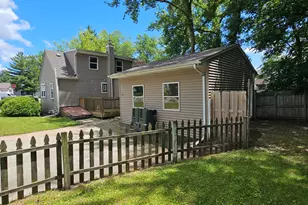 611 Golfview Dr, Round Lake Beach, IL 60073 - Photo 3