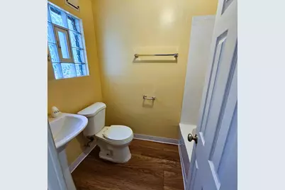 611 Golfview Drive, Round Lake Beach, IL 60073 - Photo 11