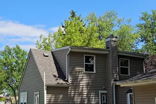 611 Golfview Dr, Round Lake Beach, IL 60073 - Photo 7