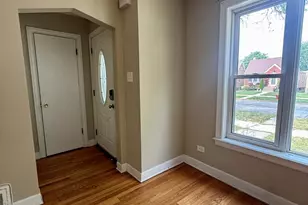 5431 S Natoma Ave, Chicago, IL 60638 - Photo 3