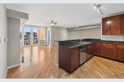 3550 W Montrose Avenue #502, Chicago, IL 60618 - Photo 3