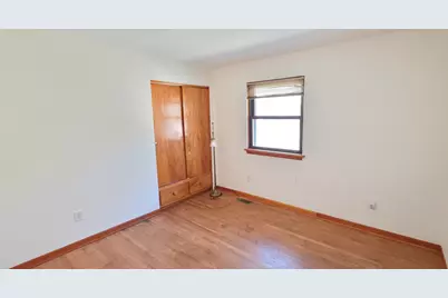 1904 Oakland Avenue, Crest Hill, IL 60403 - Photo 15