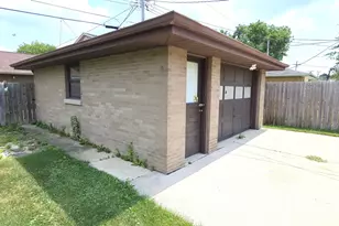 1904 Oakland Ave, Crest Hill, IL 60403 - Photo 5