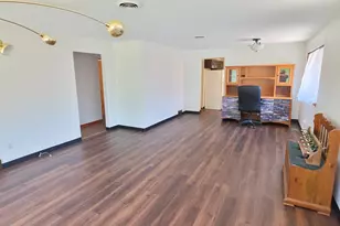 1904 Oakland Ave, Crest Hill, IL 60403 - Photo 9