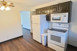 1904 Oakland Ave, Crest Hill, IL 60403 - Photo 13