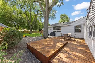 2304 Meadow Dr, Rolling Meadows, IL 60008 - Photo 21