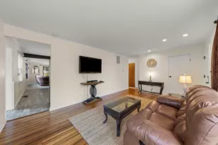 2304 Meadow Dr, Rolling Meadows, IL 60008 - Photo 11