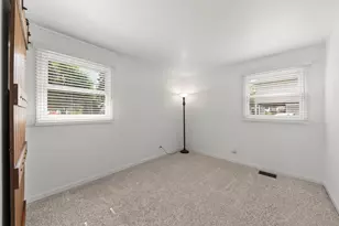 2304 Meadow Dr, Rolling Meadows, IL 60008 - Photo 17