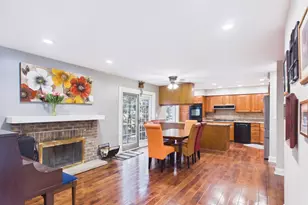 2541 Cobblewood Dr, Northbrook, IL 60062 - Photo 5