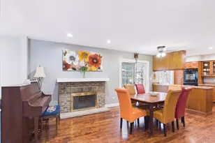 2541 Cobblewood Dr, Northbrook, IL 60062 - Photo 7