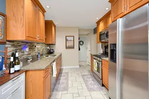 1562 Hunt Dr, Normal, IL 61761 - Photo 9