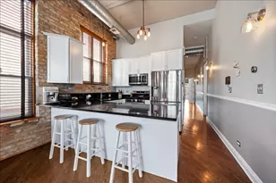 2117 W Belmont Ave, Chicago, IL 60618 - Photo 9