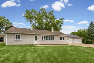 1125 Highland Rd, Mundelein, IL 60060 - Photo 1
