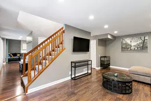 1559 Laurel Oaks Dr, Streamwood, IL 60107 - Photo 9