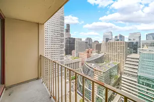 200 N Dearborn St, Chicago, IL 60601 - Photo 11
