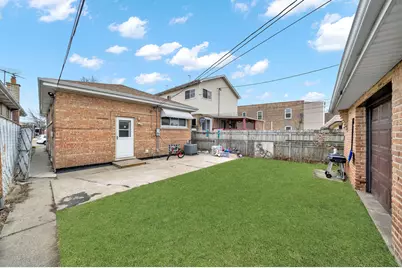 5749 W 63rd Place, Chicago, IL 60638 - Photo 33