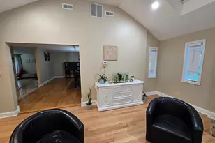 1909 W 56th St, La Grange Highlands, IL 60525 - Photo 5