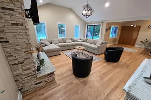 1909 W 56th St, La Grange Highlands, IL 60525 - Photo 3