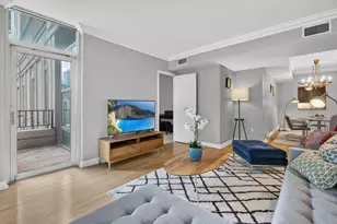 25 E Superior St, Chicago, IL 60611 - Photo 3