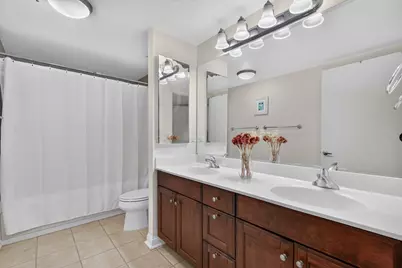 25 E Superior Street #1006, Chicago, IL 60611 - Photo 13