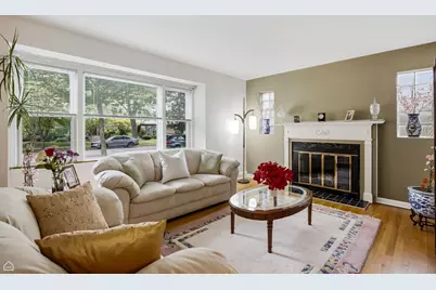 8716 N Harding Avenue, Skokie, IL 60076 - Photo 3