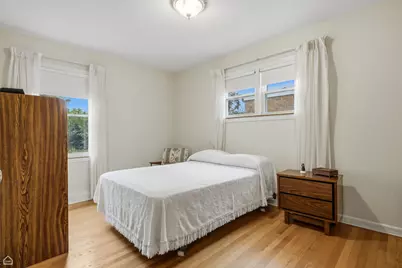 8716 N Harding Avenue, Skokie, IL 60076 - Photo 13