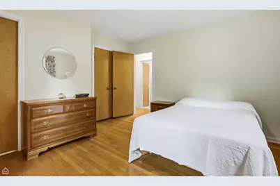 8716 N Harding Avenue, Skokie, IL 60076 - Photo 11