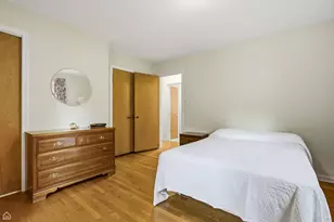 8716 N Harding Ave, Skokie, IL 60076 - Photo 11