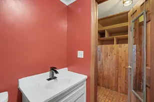 905 E Pells St, Paxton, IL 60957 - Photo 17