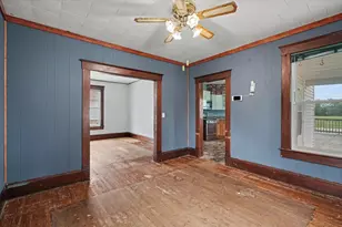 905 E Pells St, Paxton, IL 60957 - Photo 9