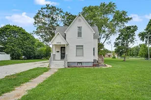 905 E Pells St, Paxton, IL 60957 - Photo 1