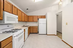 1115 Huntwyck Ct, Elgin, IL 60120 - Photo 13